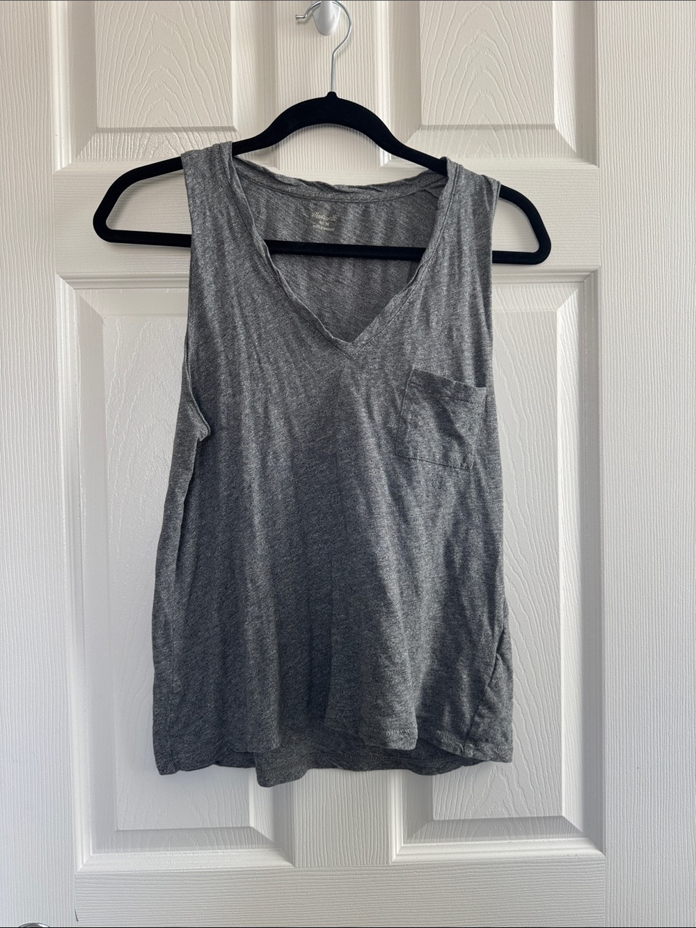 Madewell Women’s Gray V-Neck Sleeveless Tank Top - Size Medium